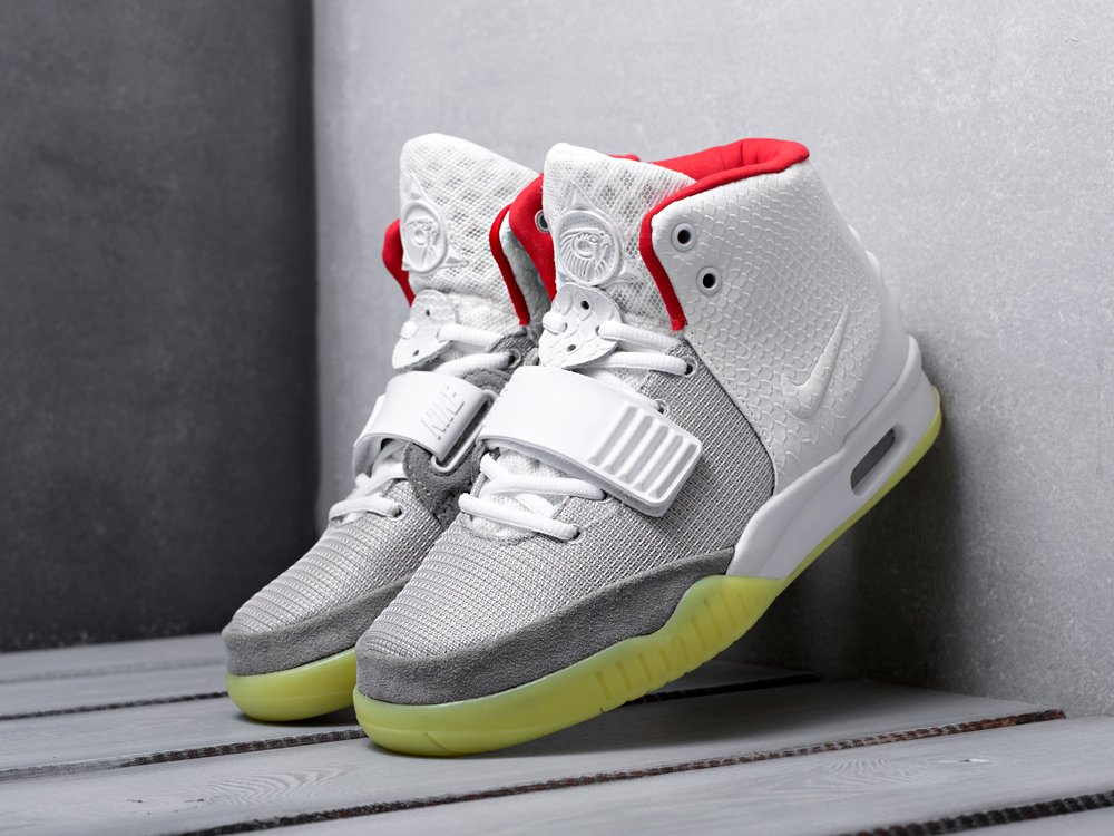 nike yeezy 2 white